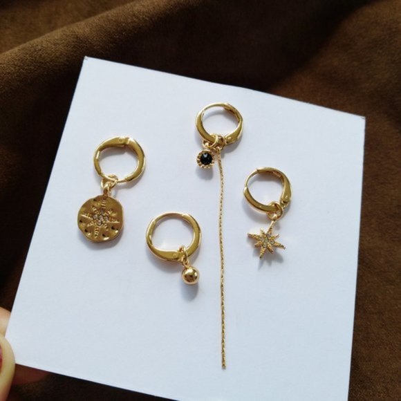 💕Last one 4 Charm Huggie Earrings Sets BOUTIQUE - Picture 2 of 9